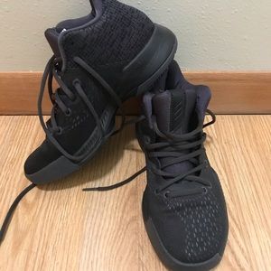 Basketball boys shoes